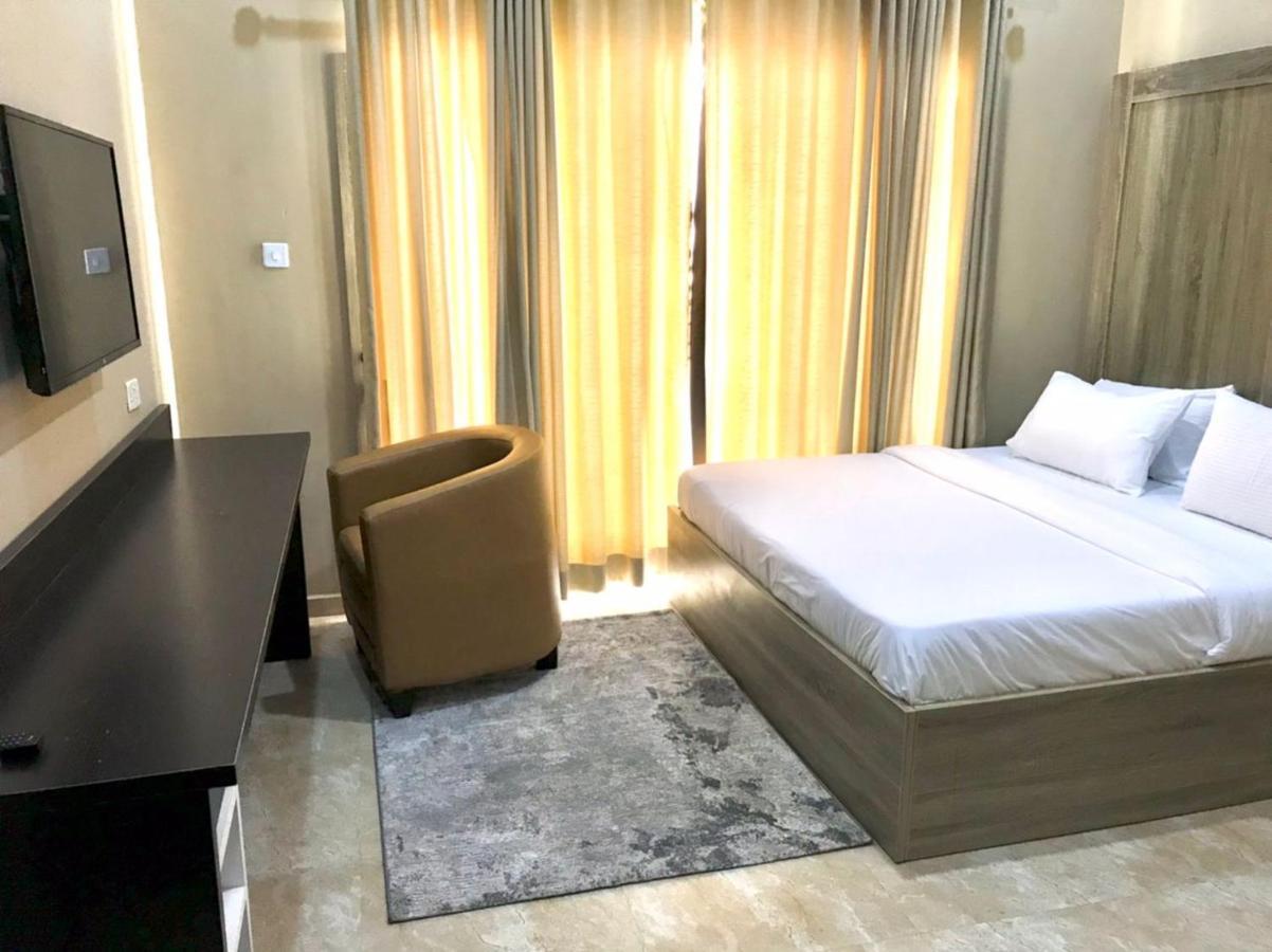 Hotel Capitol Ikeja Εξωτερικό φωτογραφία